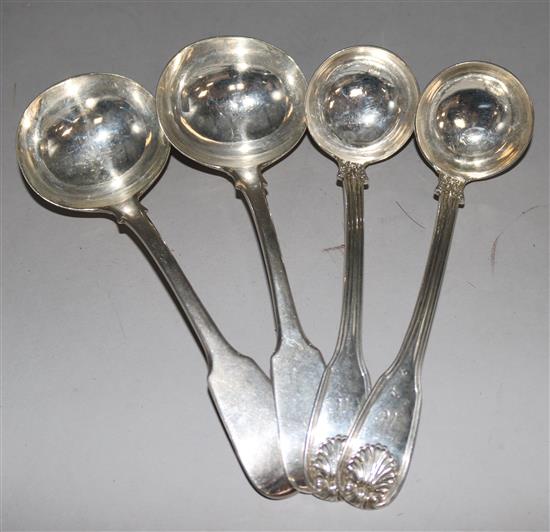 2 pairs of sauce ladles.